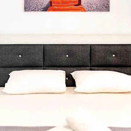 Apartment Twinstars Superior