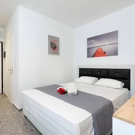 Twinstars Superior Appartement Gerakini